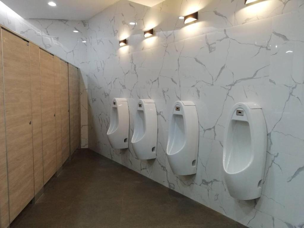 Royal Diamond Hotel Phetchaburi Bagian luar foto